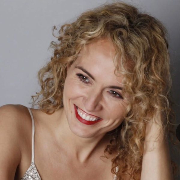 María Bestar